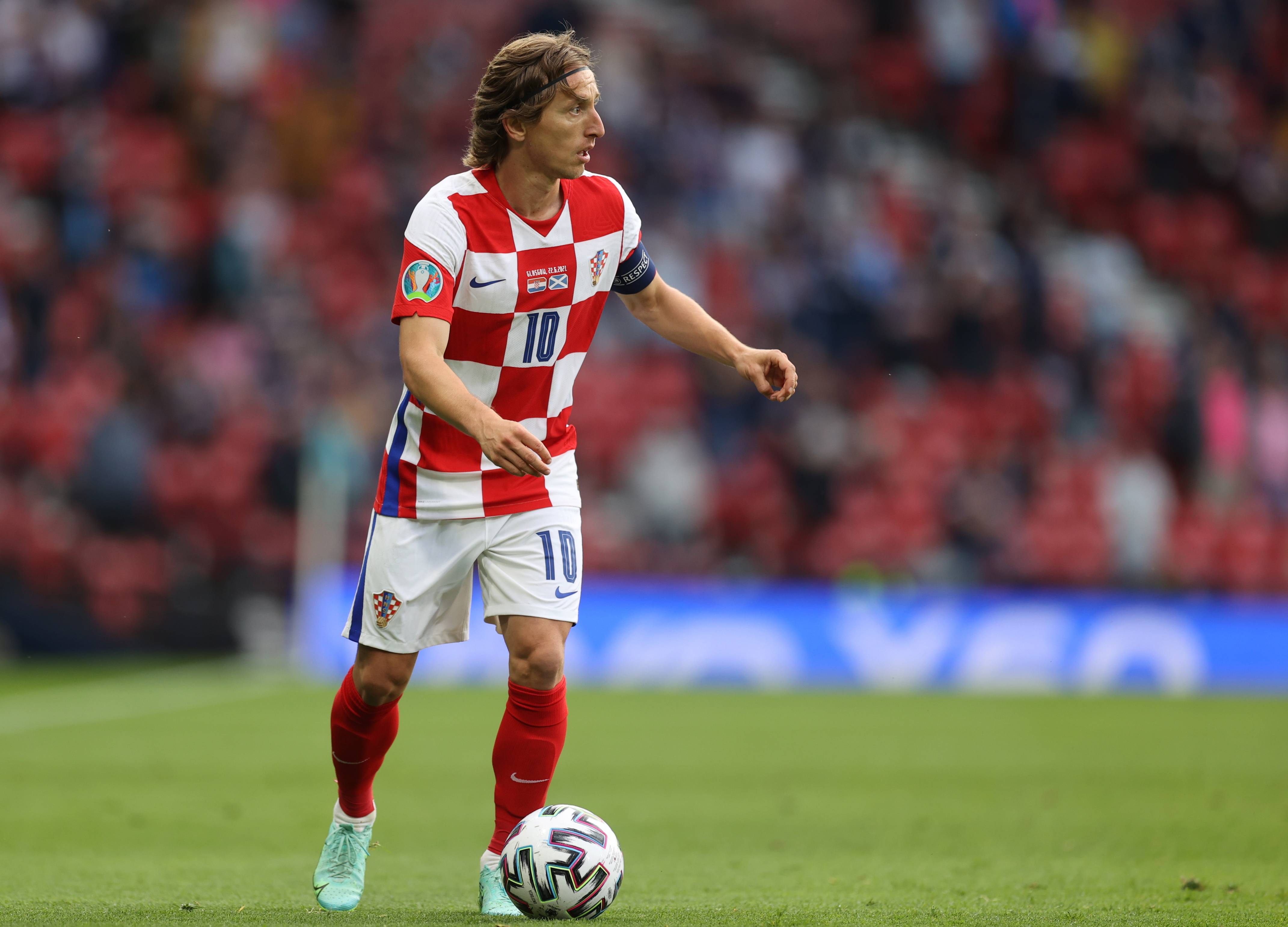 [图]卡卢卢、伊尔迪兹破门 尤文图斯2-0完胜比萨