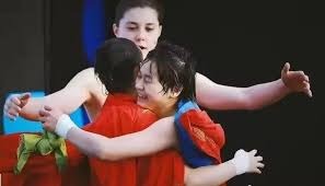 发起追分！亚当斯篮下暴扣&伊森底角三分球